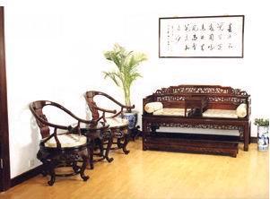 紅木家具 羅漢床與圓沙發的藝術魅力